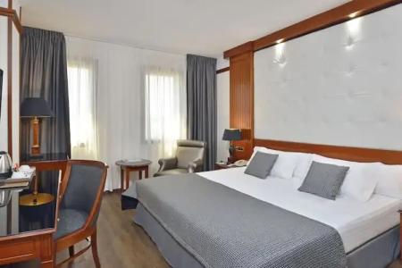 Best Western Premier CMC Girona - 50