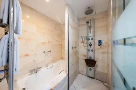 Best Western Premier CMC Girona - 85