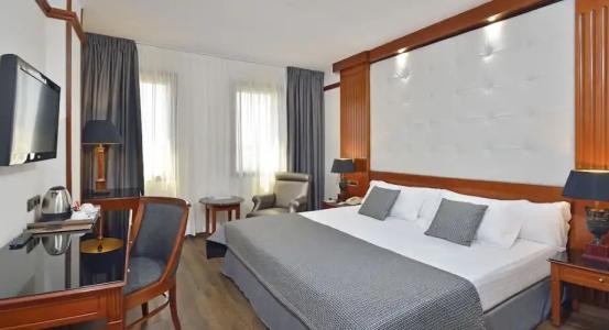 Best Western Premier CMC Girona - 74