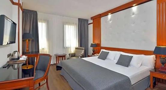 Best Western Premier CMC Girona - 57
