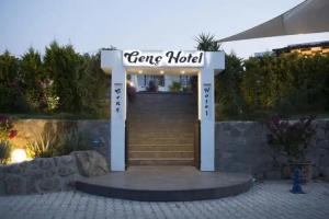 Genc Hotel, Goeltuerkbuekue