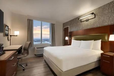 DoubleTree by Hilton New York Downtown - 51