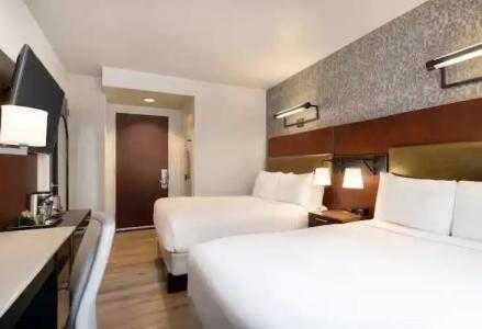 DoubleTree by Hilton New York Downtown - 30