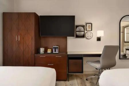 DoubleTree by Hilton New York Downtown - 15