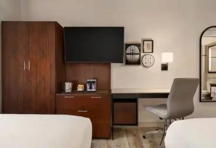 DoubleTree by Hilton New York Downtown - 36