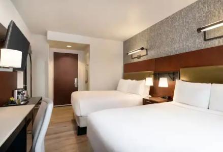 DoubleTree by Hilton New York Downtown - 34