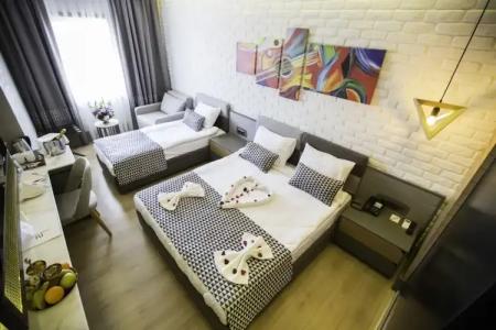 Laren Family & Spa - Boutique Class - 150