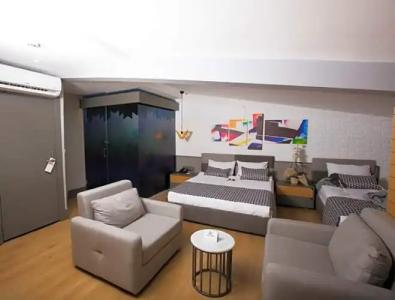 Laren Family & Spa - Boutique Class - 101