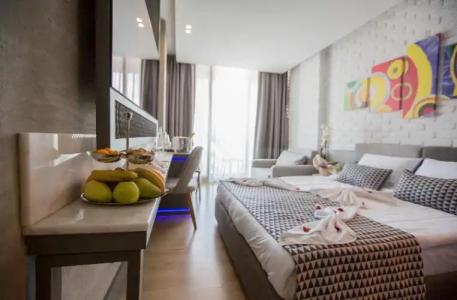 Laren Family & Spa - Boutique Class - 112
