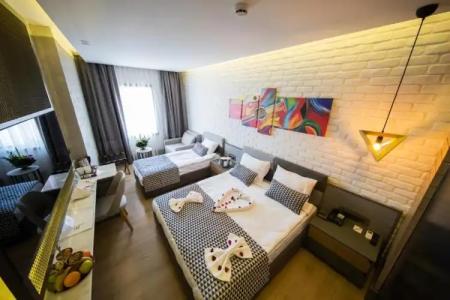 Laren Family & Spa - Boutique Class - 116