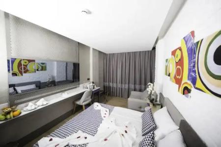 Laren Family & Spa - Boutique Class - 139