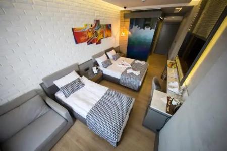 Laren Family & Spa - Boutique Class - 111