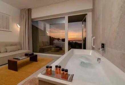 Higuerón Curio Collection by Hilton - 167