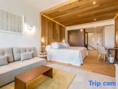 Higuerón Curio Collection by Hilton - 170