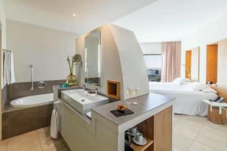 Higuerón Curio Collection by Hilton - 107