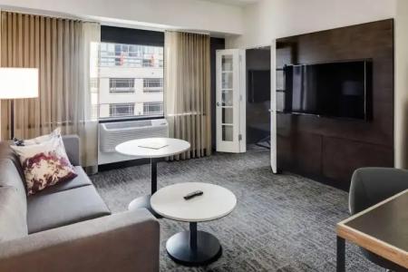 DoubleTree by Hilton & Suites Jersey City - 37