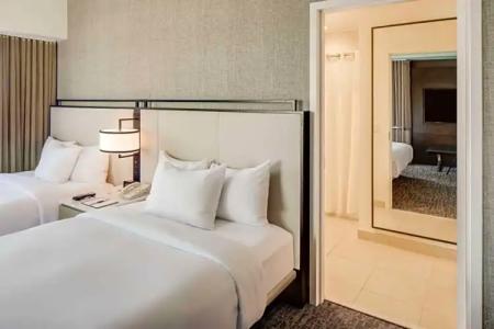 DoubleTree by Hilton & Suites Jersey City - 49