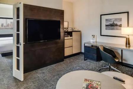 DoubleTree by Hilton & Suites Jersey City - 55