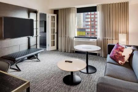 DoubleTree by Hilton & Suites Jersey City - 35
