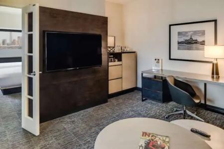 DoubleTree by Hilton & Suites Jersey City - 31