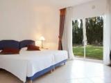 3 Bedrooms XTRA Beach House with Garden