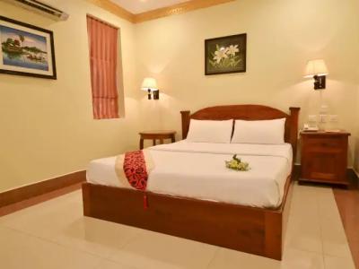 Golden House International - 2