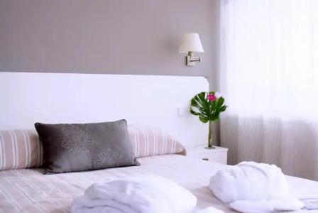 Hoposa Daina- Adults Only - 3