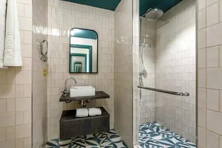 Hoposa Daina- Adults Only - 100