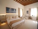 Luxury Suite with garden view