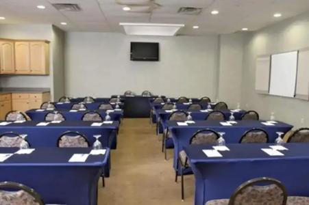 Marco LaGuardia & Suites - 13