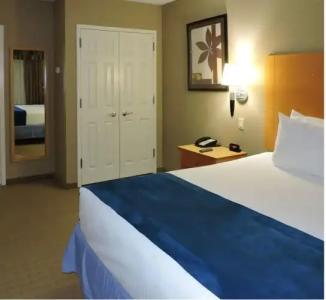 Marco LaGuardia & Suites - 31