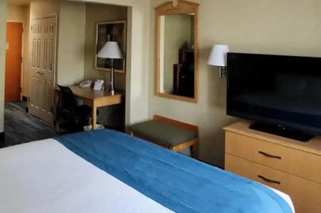 Marco LaGuardia & Suites - 60