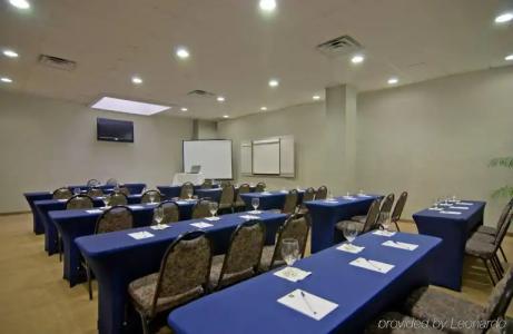 Marco LaGuardia & Suites - 11