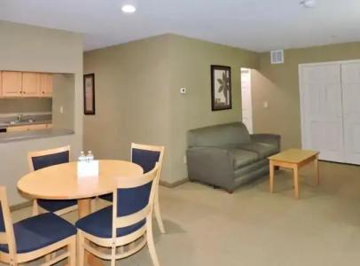 Marco LaGuardia & Suites - 47