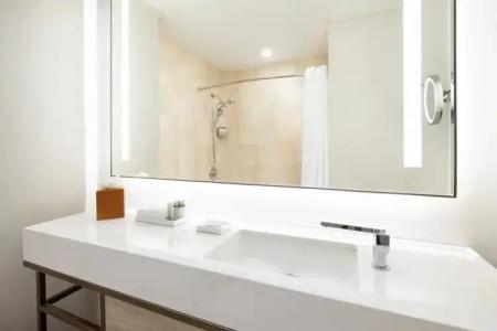 Millennium Downtown New York - Newly Renovated - 76