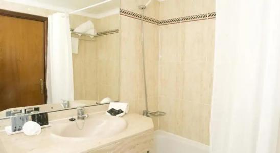 HSM Regana - Adults only - 9