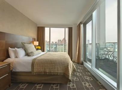 Wyndham Garden Chinatown - 1