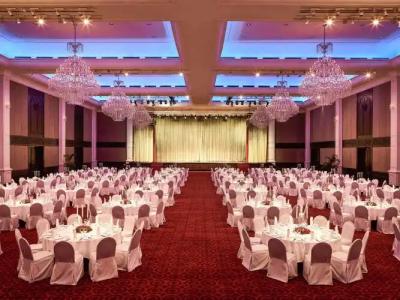 Sofitel Phnom Penh Phokeethra - 17