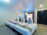 Standard Triple room with pool view