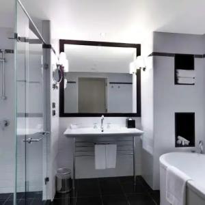 Amora Jamison Sydney - 34