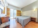 M Double room with pool view