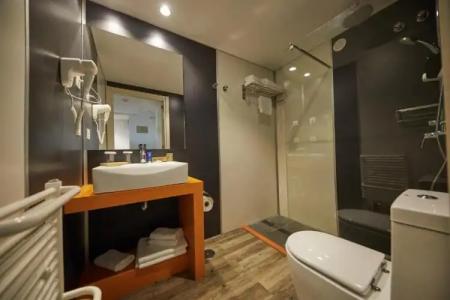 Sandos Benidorm Suites - 10