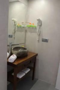 Flamingo Beach Resort - Adults Recommended - 12