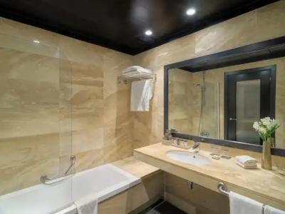 H10 Marina Barcelona - 41