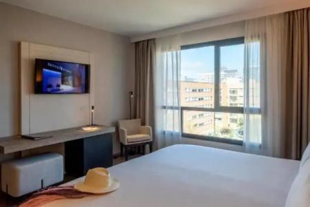 Attica 21 Barcelona Mar - 5