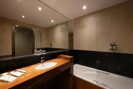 Catalonia Diagonal Centro - 39