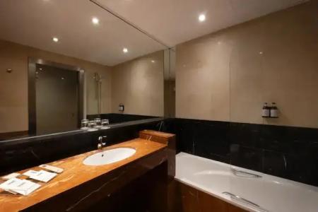 Catalonia Diagonal Centro - 52