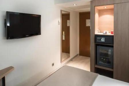 Catalonia Roma - 100