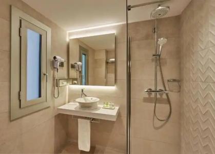 NH Sants Barcelona - 42