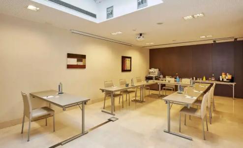 NH Sants Barcelona - 26